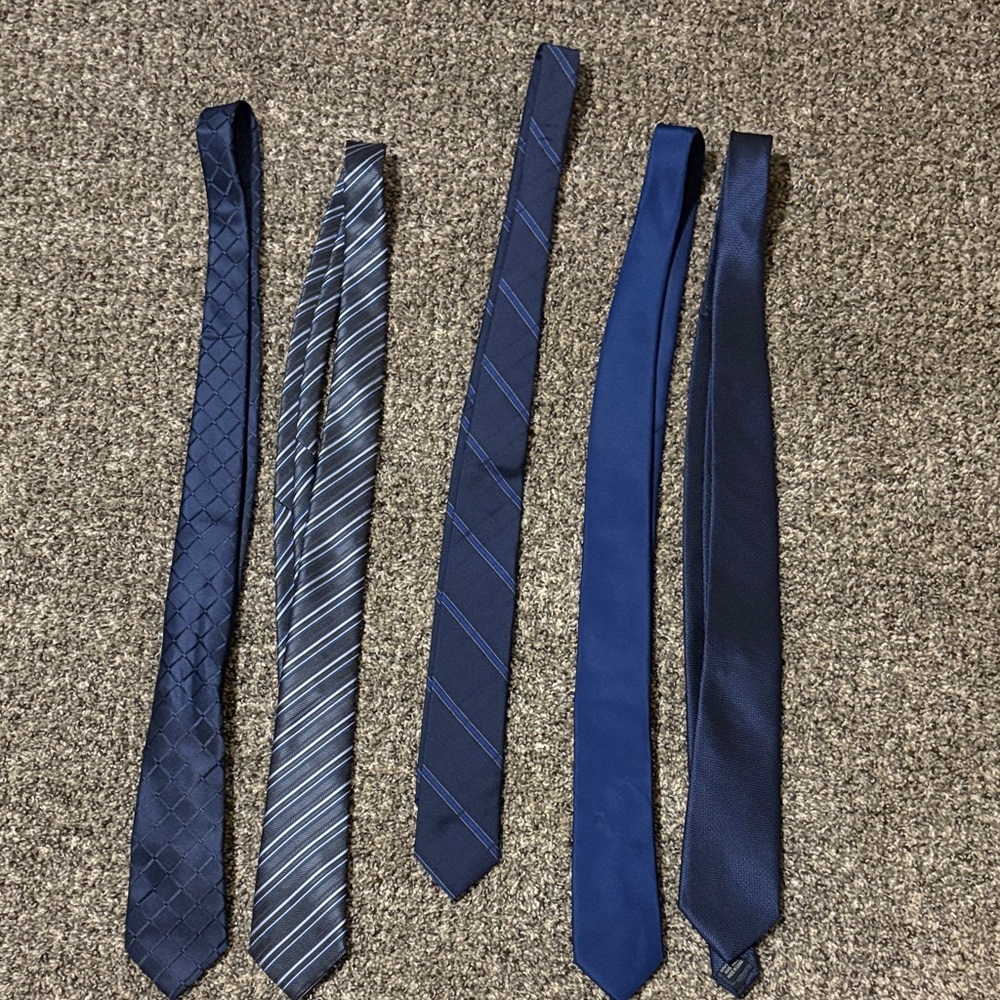 Tie BUNDLE! Elegant Navy Blue Men's Ties Set/bundle GUC